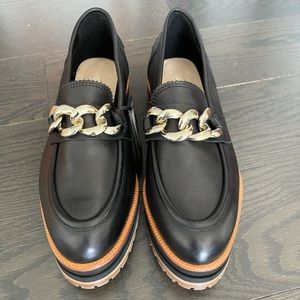 Massimo Dutti Leather  Platform Black Loafers with Chain Eu38 US7.5